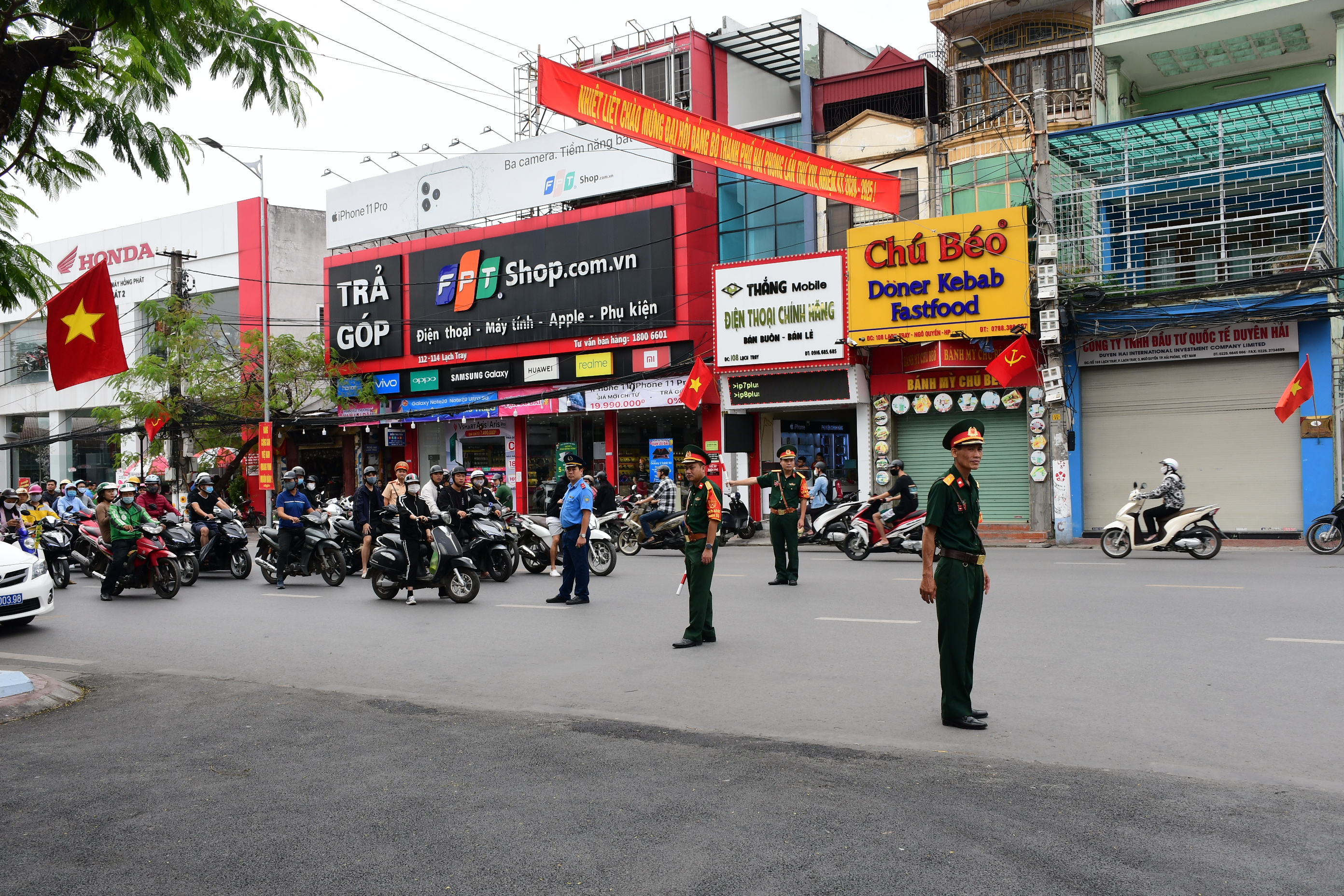 Cao điểm tấn công, trấn áp tội phạm: Phá 1 ổ nhóm tàng trữ trái phép chất ma túy, bắt 6 vụ cờ bạc